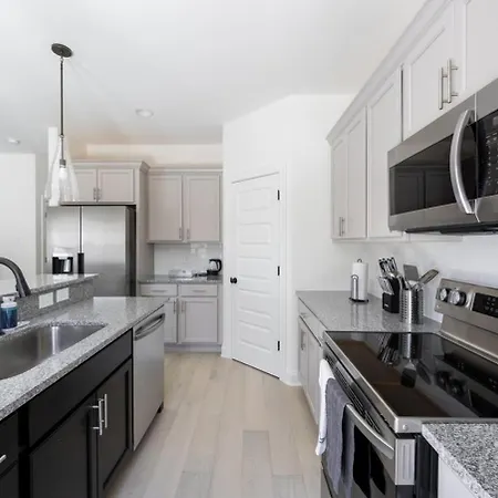 Holiday home 1 King 1 Queen 2 Double Garage Washer & Dryer Nashville