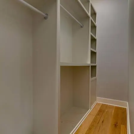 Spacious 5 Min To Broadway, Sleeps 12!