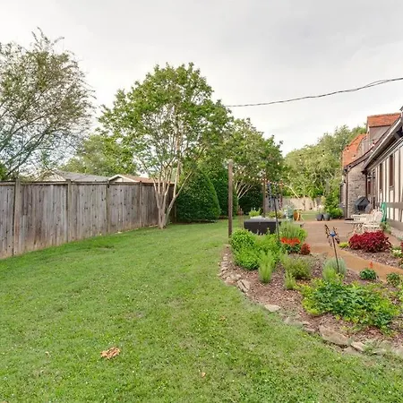 Ivy Hall - Great Location! Holiday home