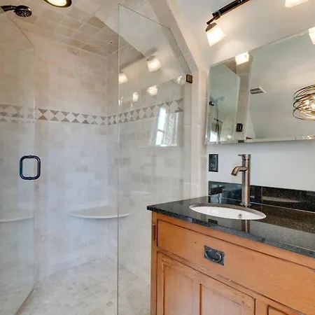 Ivy Hall - Great Location! Nashville