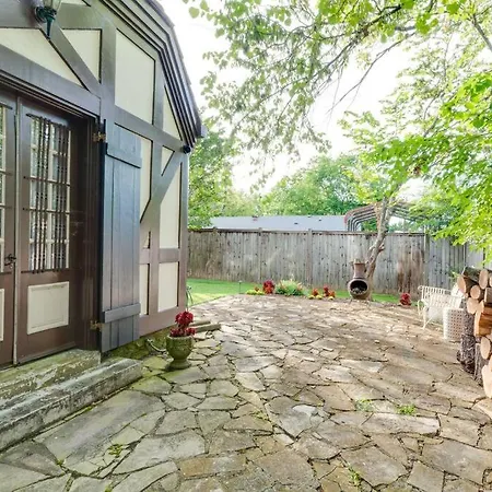 Ivy Hall - Great Location! *