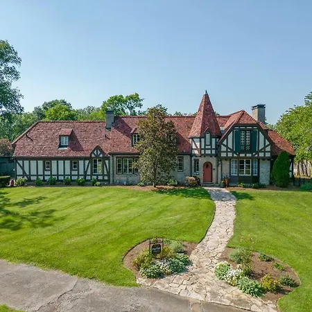 Ivy Hall - Great Location! Holiday home Nashville