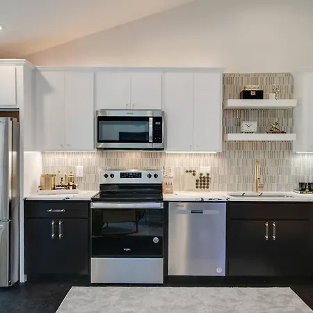 East Nash-vegas! Brand New Apartment! Apartment *
