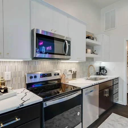 East Nash-vegas! Brand New Apartment! * Nashville