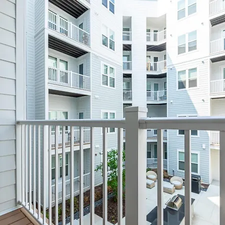 Spacious City Center Apartment! Free Parking, Pet-friendly, High-speed Wi-fi! Nashville