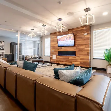 Apartment Spacious City Center Apartment! Free Parking, Pet-friendly, High-speed Wi-fi!