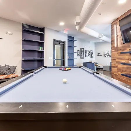 Spacious City Center Apartment! Free Parking, Pet-friendly, High-speed Wi-fi! Nashville