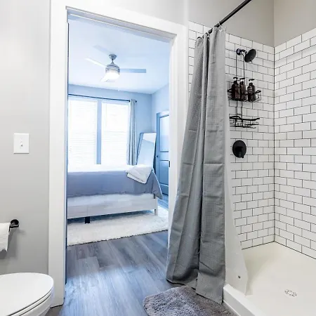 Spacious City Center Apartment! Free Parking, Pet-friendly, High-speed Wi-fi! Apartment Nashville