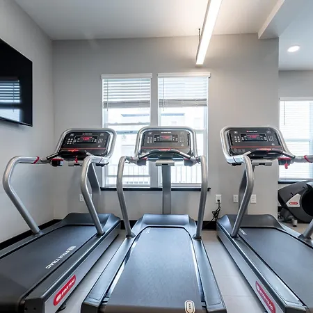 Apartment Spacious City Center Apartment! Free Parking, Pet-friendly, High-speed Wi-fi! *