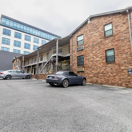 Charming 2 Bedroom In With Free Parking *