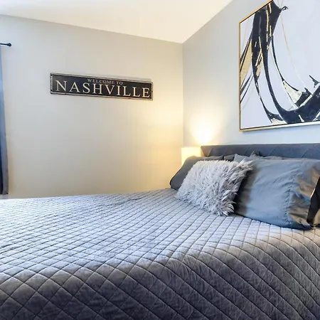 Apartment Charming 2 Bedroom In With Free Parking