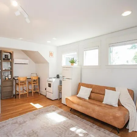 Fall Sale The Nest In East Nash Holiday home *