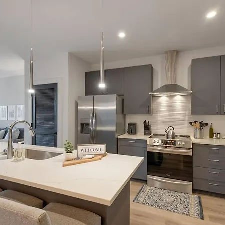 Chic Midtown Penthouse Escape Apartment Nashville