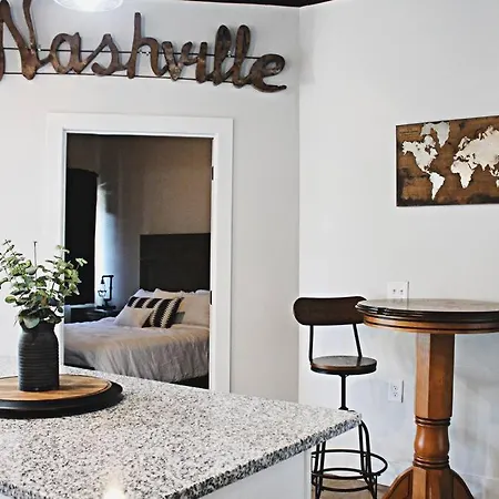 Apartment Retreat Near Downtown