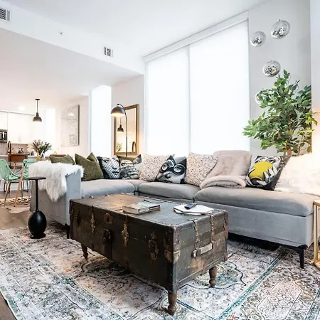2-bed 2-bath Luxury Retreat Nashville