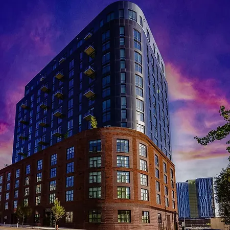 2-bed 2-bath Luxury Retreat Apartment