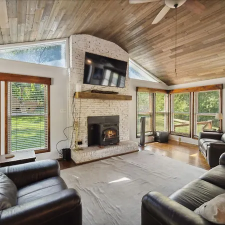 Huge Family Wildlife Retreat Close To The Holiday home Nashville
