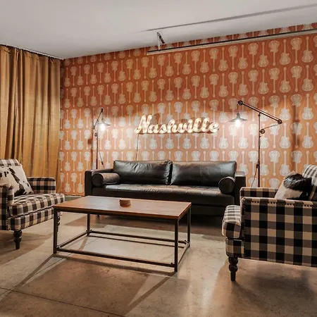 Huge Roof Deck With City Views 9 Beds * Nashville