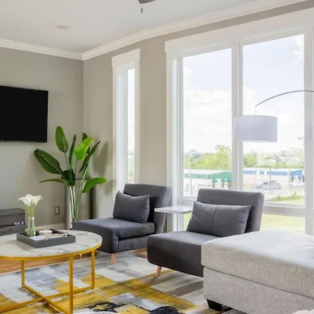 10 Min To Dt - Rooftop, Garage, Firepit, W&d Holiday home Nashville