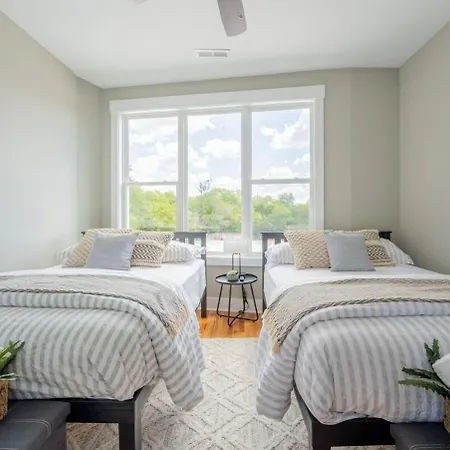 10 Min To Dt - Rooftop, Garage, Firepit, W&d Holiday home