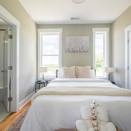 10 Min To Dt - Rooftop, Garage, Firepit, W&d Holiday home *