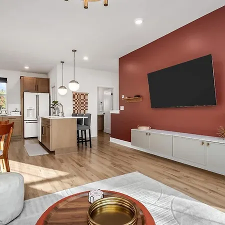 Walkable East With Rooftop Holiday home