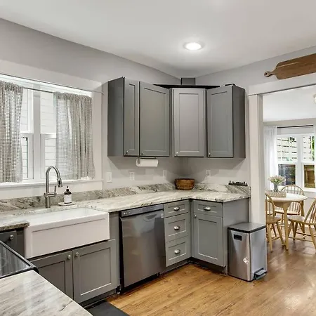 Private House Downtown - Near Broadway! Holiday home *