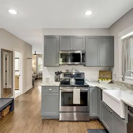 Holiday home Private House Downtown - Near Broadway! *
