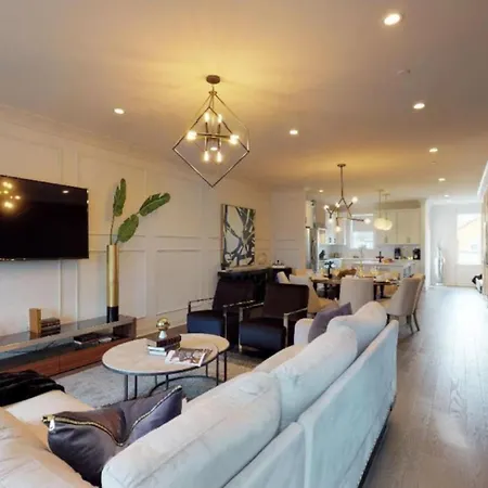 Holiday home Luxury In Music Row The Gulch Is Minutes Away *