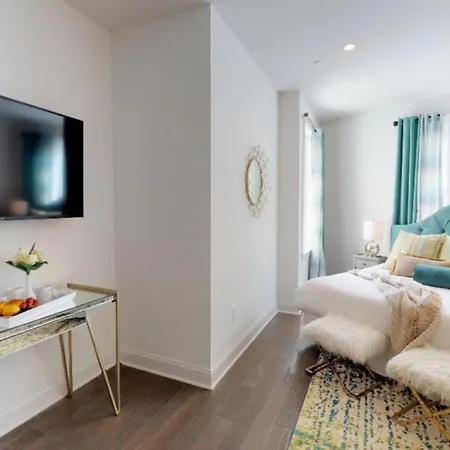 Luxury In Music Row The Gulch Is Minutes Away Nashville