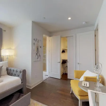 Holiday home Luxury In Music Row The Gulch Is Minutes Away