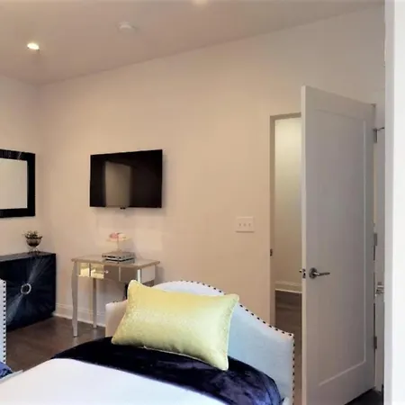 Luxury In Music Row The Gulch Is Minutes Away Holiday home Nashville
