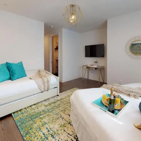 Holiday home Luxury In Music Row The Gulch Is Minutes Away