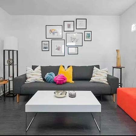 Chic 2br Nasvhille Getaway- Fenced Yard- 8min To Broadway! * Nashville