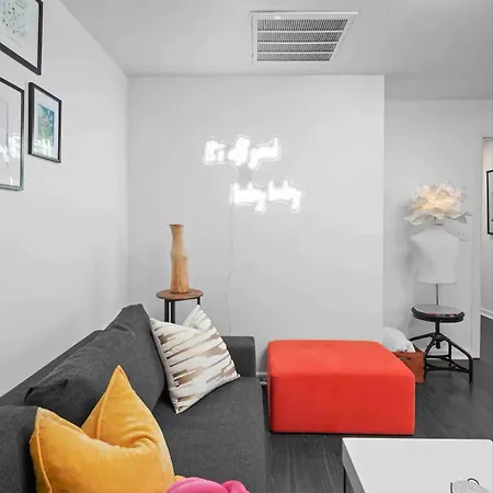 Chic 2br Nasvhille Getaway- Fenced Yard- 8min To Broadway!
