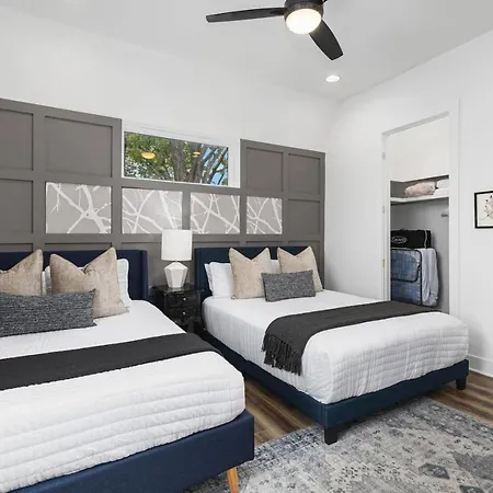 Walk To Geodis Stadium And Restaurants - Rooftop, Garage Holiday home Nashville