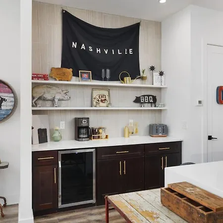 Walk To Geodis Stadium And Restaurants - Rooftop, Garage * Nashville