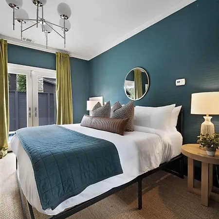 The Rambler - Sparkling Pool & Steps To 12 South Holiday home *