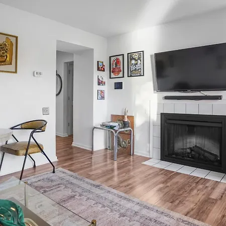 Apartment 750 First Avenue North