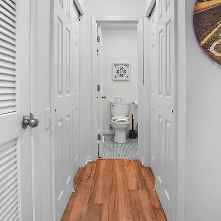 750 First Avenue North Apartment *
