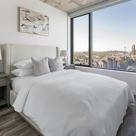 Landing At 2010 West End - 2 Bedrooms In Midtown Apartment