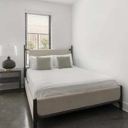 Apartment Landing At Standard Assembly - In South *