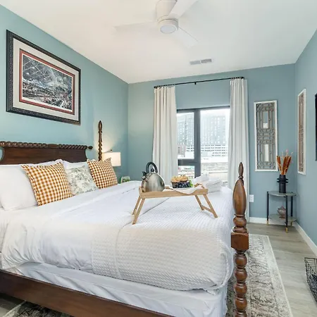 - 635 7th Ave S Unit 412