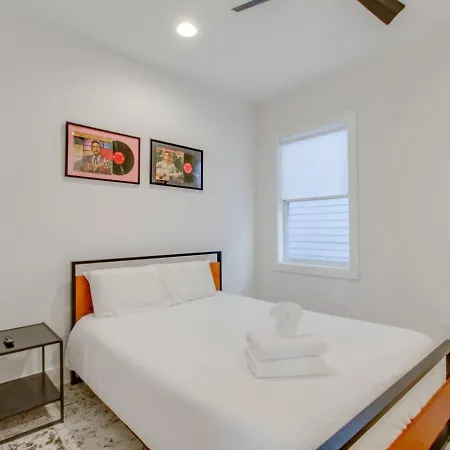 Downtown Luxury Great For Big Groups