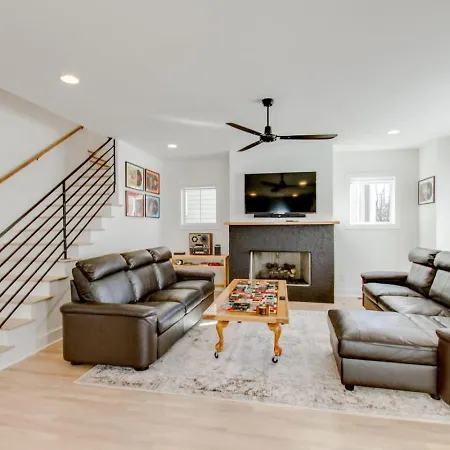 Downtown Luxury Great For Big Groups Holiday home Nashville
