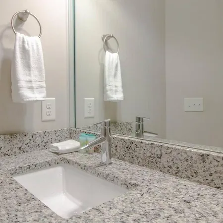Music City Elegance Gorgeous 4 Bedroom Patio Space
