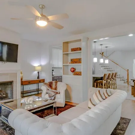 Music City Elegance Gorgeous 4 Bedroom Patio Space Holiday home *