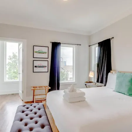 Luxe Gulch 30 Day Minimum Amazing Views Holiday home Nashville