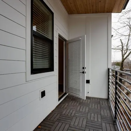 Holiday home East Beauty Minutes To Downtown Nashville