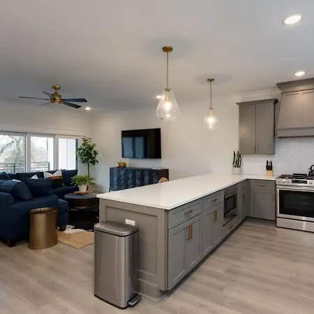 East Beauty Minutes To Downtown Holiday home *